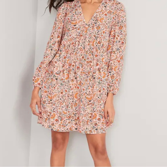 Old Navy Dresses & Skirts - Old Navy floral long sleeve dress